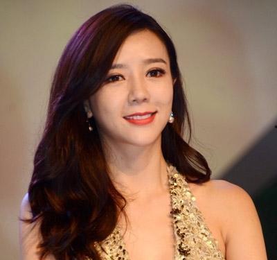 最新女星爆料新闻,女星揭露惊人内幕，揭秘幕后黑幕